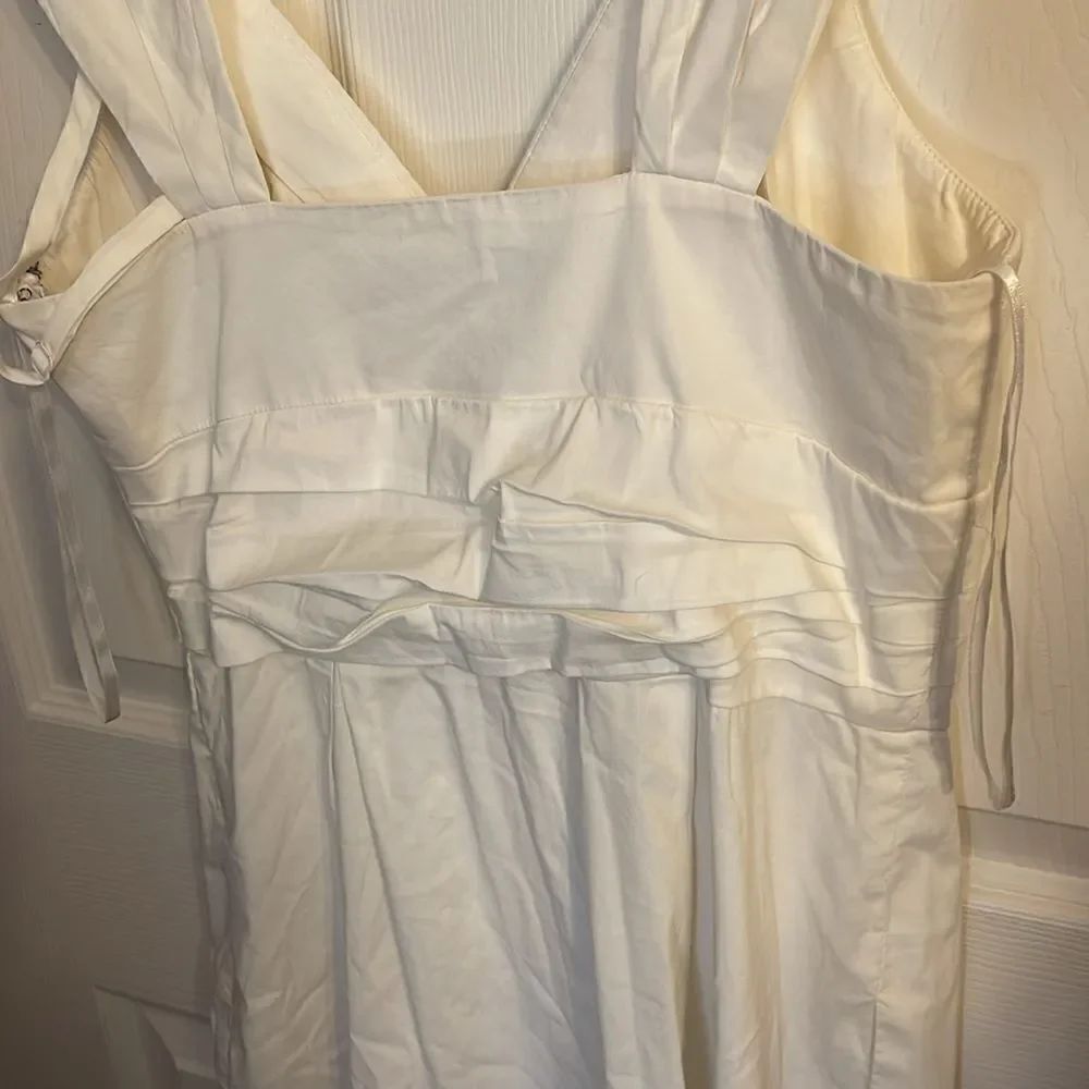 BCBG MaxAzria Dress EUC. Size 4 - Picture 6 of 12